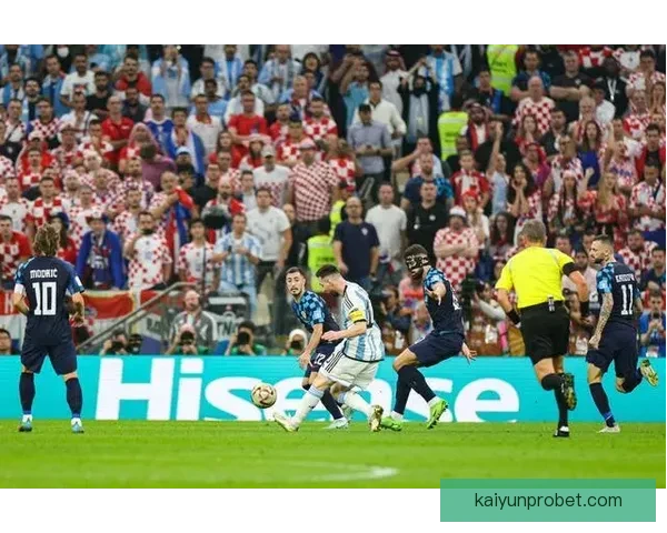 2026年世界杯决赛：历史性对决点燃全球足球激情，谁将捧起至高荣誉